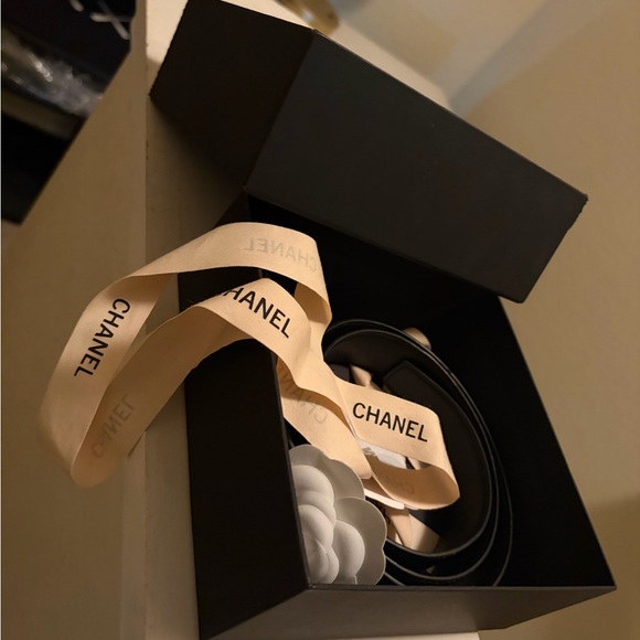 Black and Gold Chanel Belt - Picture 6 of 12